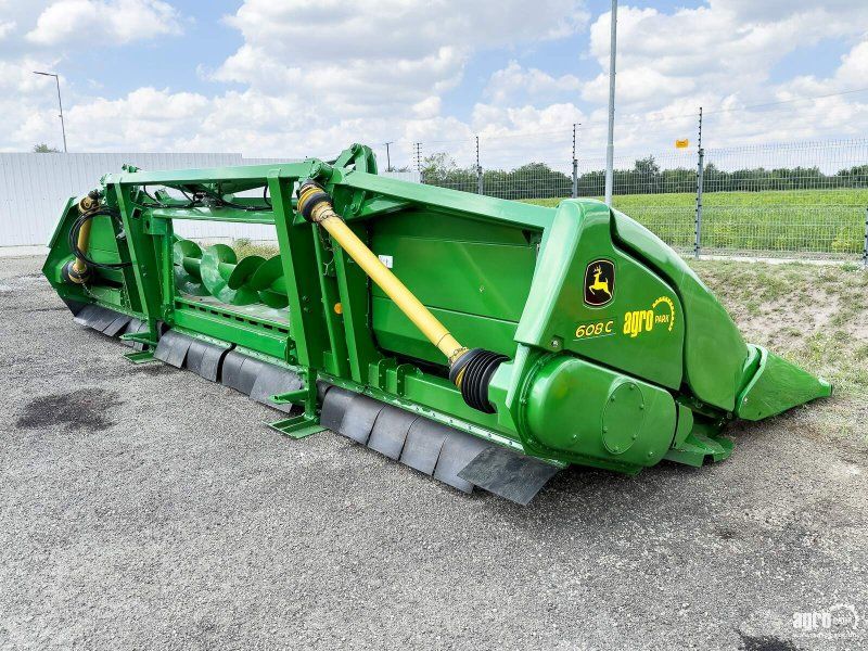 John Deere Kemper 608C 8 row corn header with folding frame for