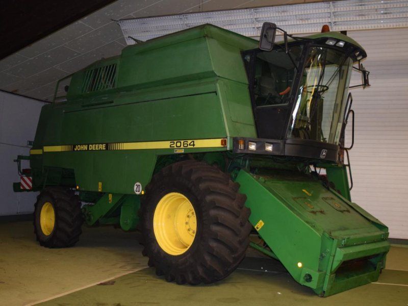 John Deere 2064