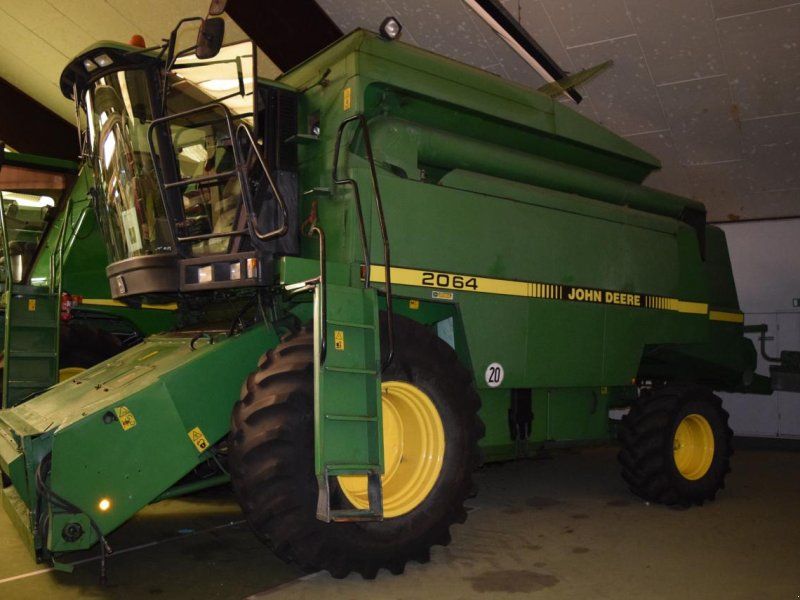 John Deere 2064