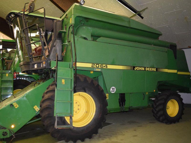 John Deere 2064
