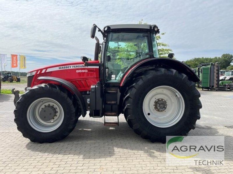 Massey Ferguson 8690