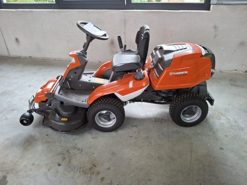 Husqvarna R 216T AWD