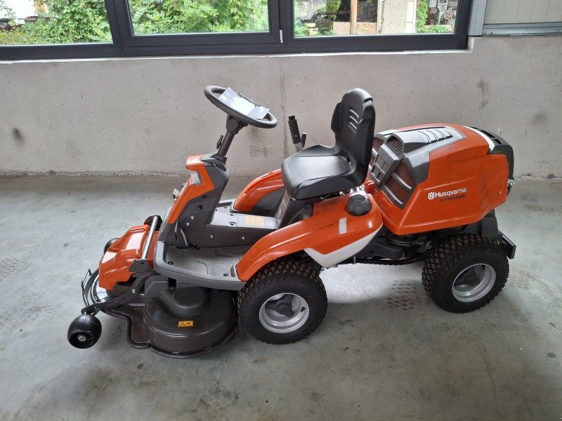 Husqvarna R 216T AWD