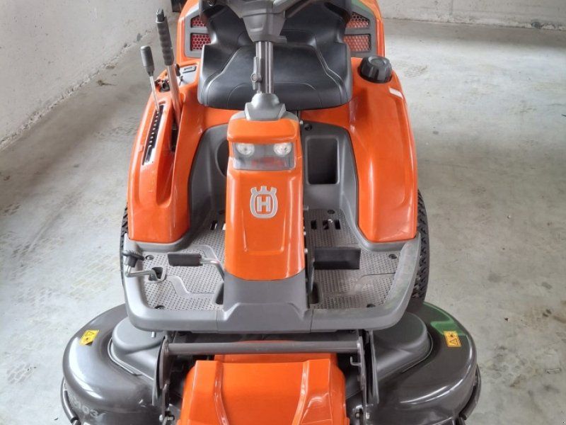 Husqvarna R 216T AWD