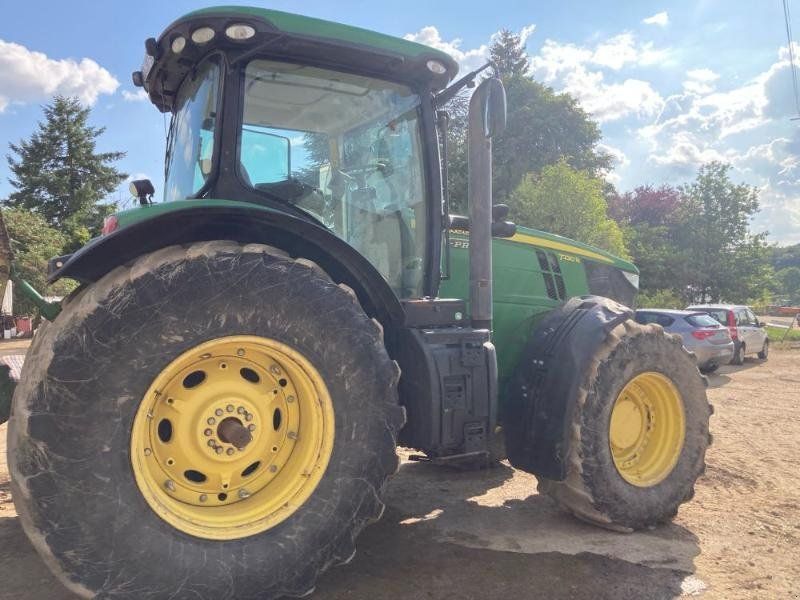 John Deere 7230R