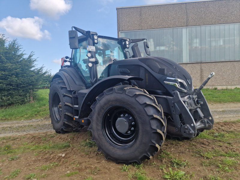 Valtra Q245