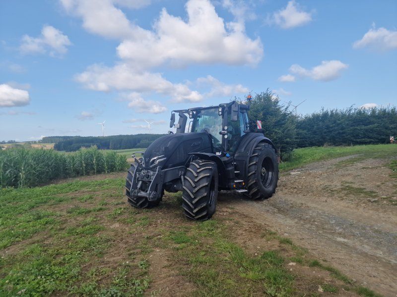 Valtra Q245