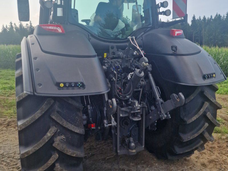 Valtra Q245