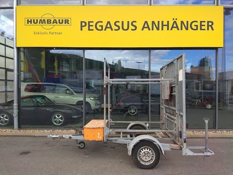 Verkehrsleittafel Baustellenanhänger 750kg