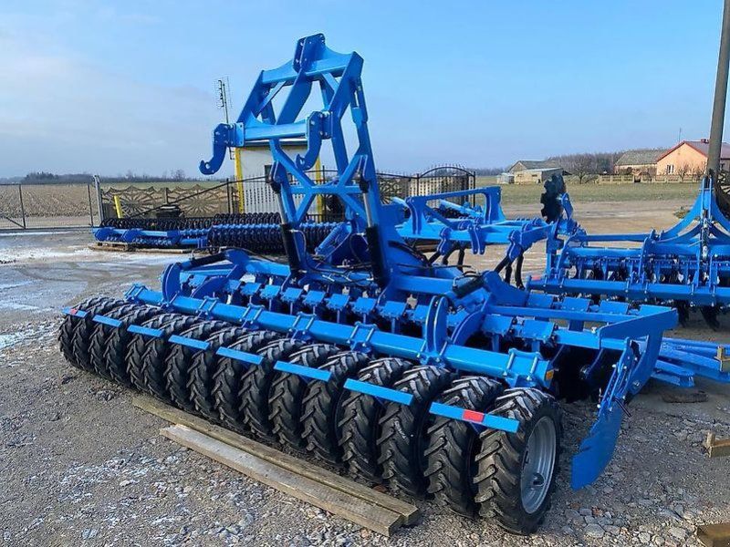 MD Landmaschinen AS  mit Hitch und Reifenpackerwalze 2,5 m, 2,7 m, 3,