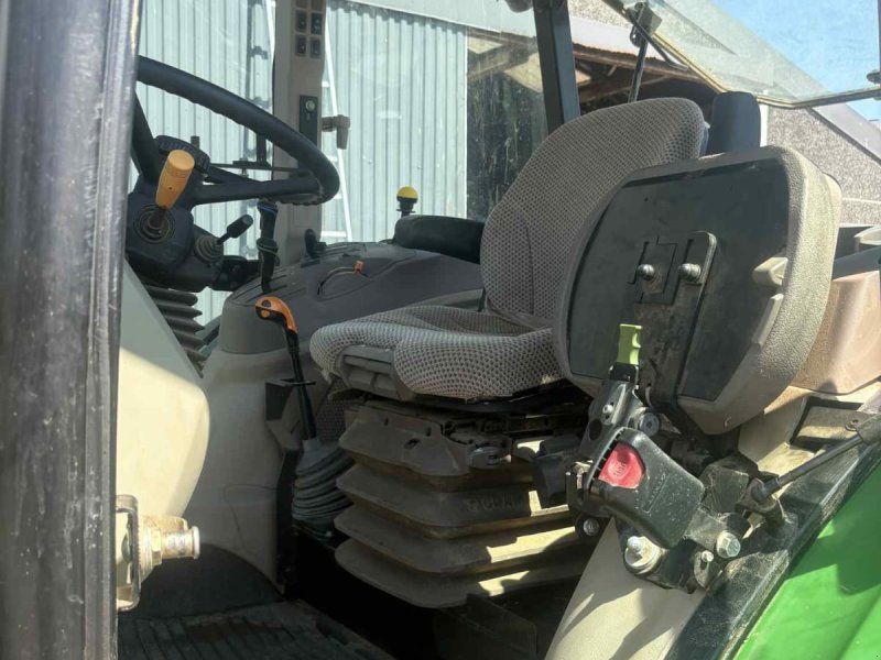 John Deere 5115M