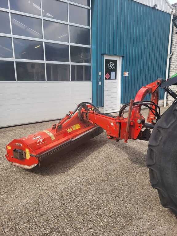 Kuhn TB211