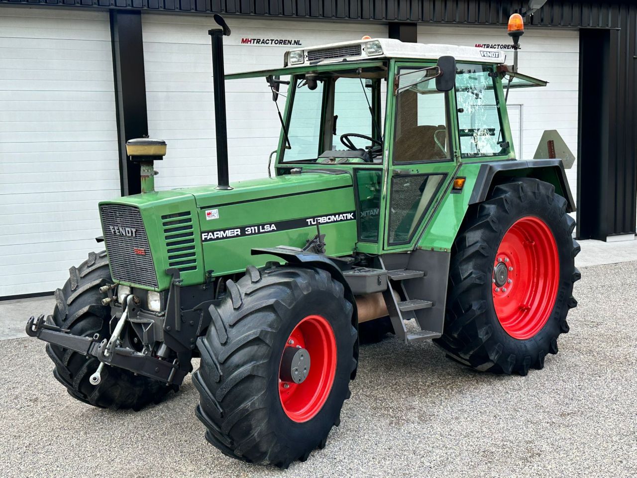 TE KOOP: zeer nette FENDT 311 LSA