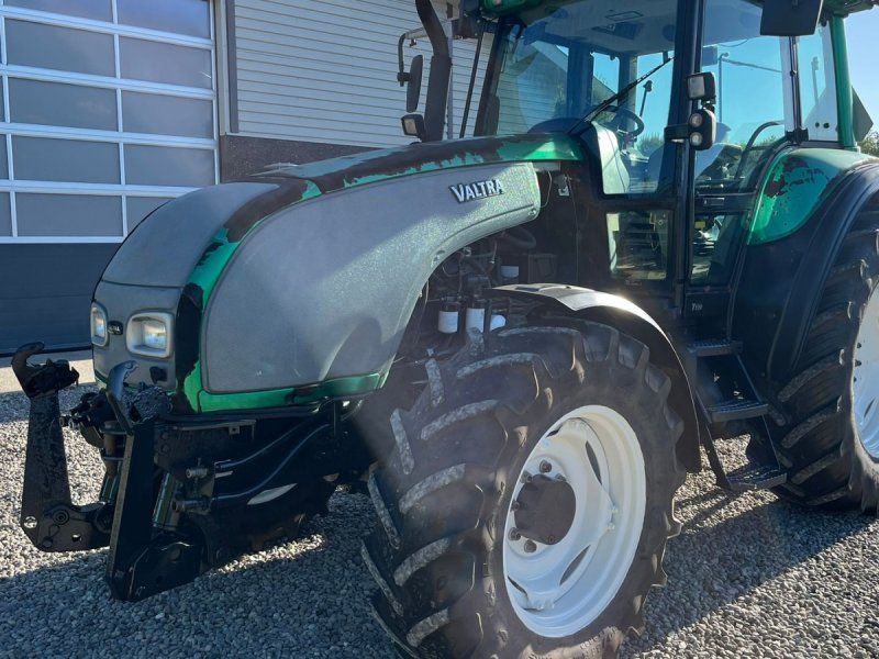 Valtra T130 med 3.5ton frontlift