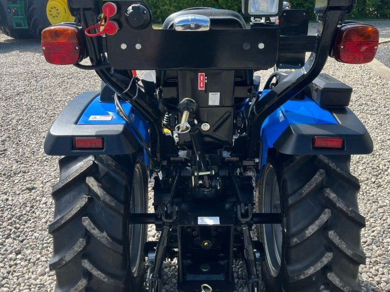 Solis S26 6+2 Gearmaskine med Servostyring og brede traktorhjul