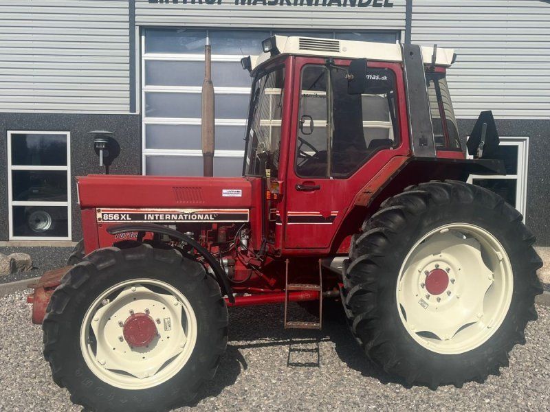 Case IH 856XL Med gode dæk