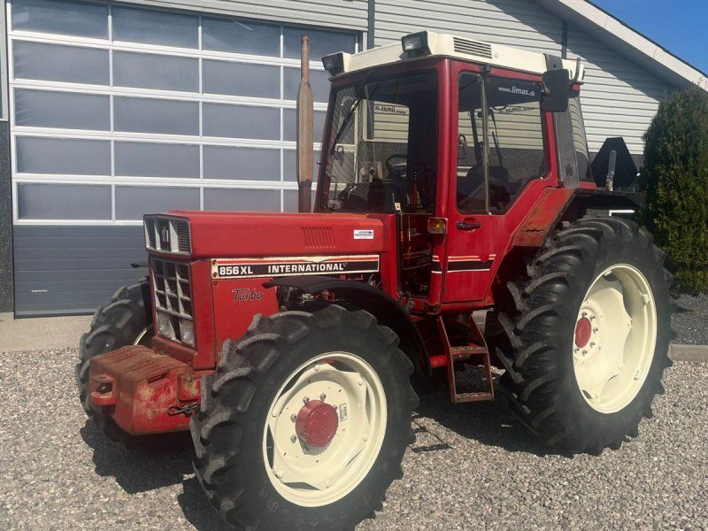Case IH 856XL Med gode dæk