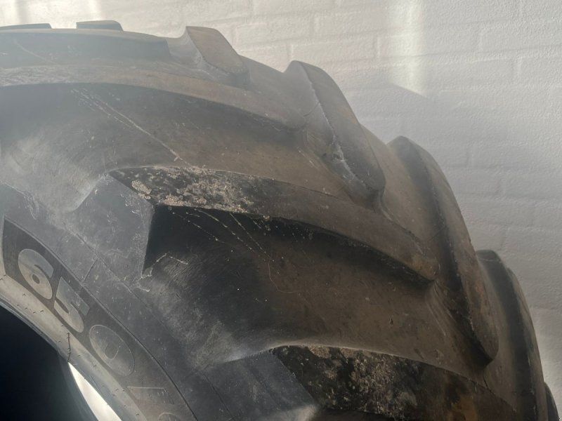 Michelin 650/65 R38