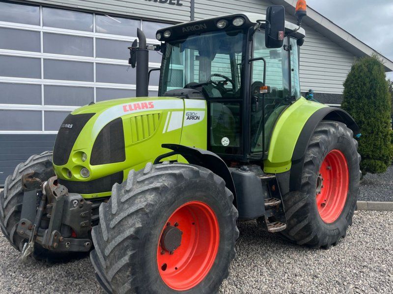 Claas Arion 630C Med frontlift