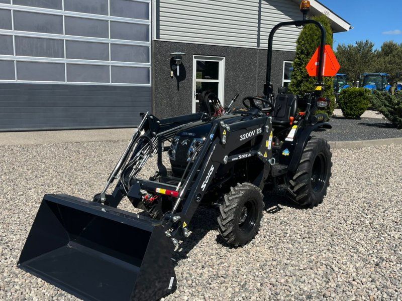 Solis S26 6+2 gearmaskine Limited Edition i sort med brede hjul og Ful