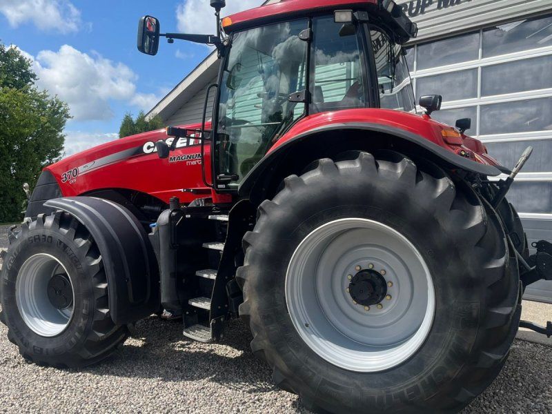 Case IH Magnum 370 CVX Med fronlift
