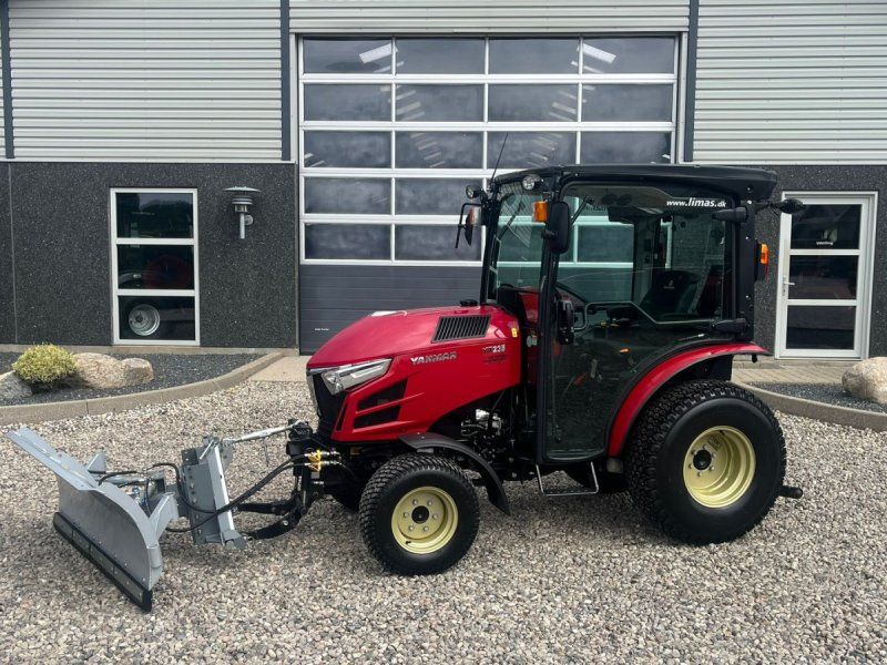 Yanmar YT 235H 4WD Snow Edition med sneplov og spreder