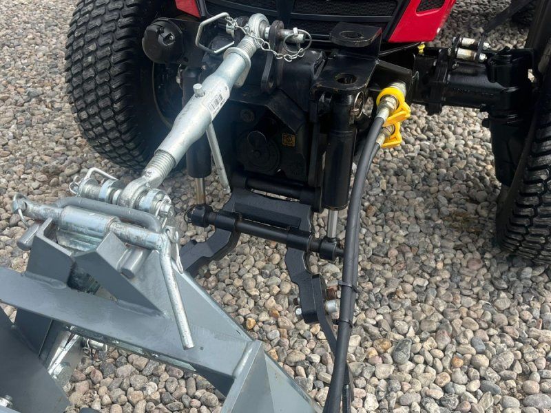 Yanmar YT 235H 4WD Snow Edition med sneplov og spreder