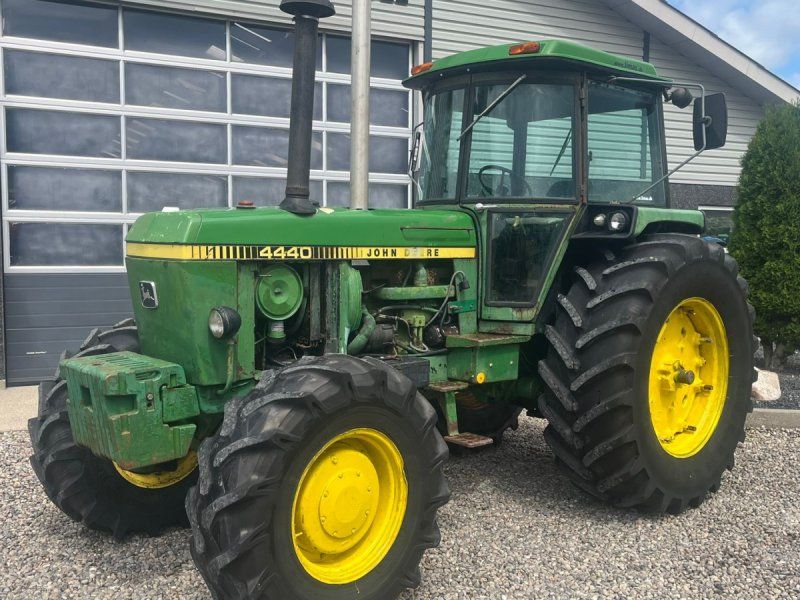 John Deere 4430 Med Powershift