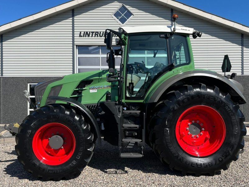 Fendt 826 Vario Pæn godt udstyret .