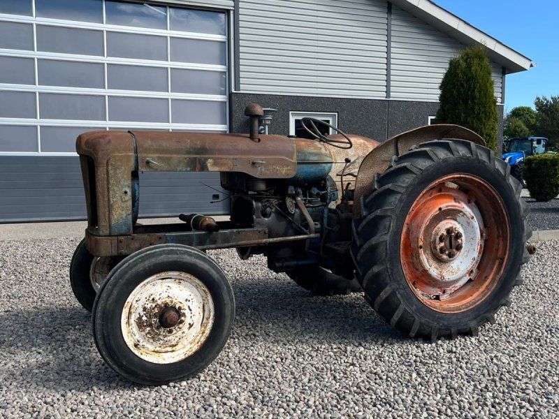 Ford Major Motoren mangler, men mange god dele.