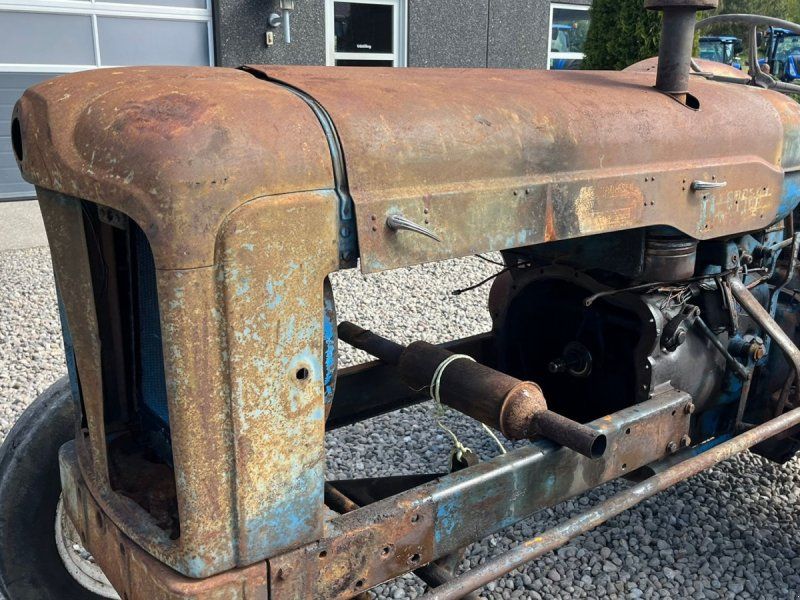 Ford Major Motoren mangler, men mange god dele.