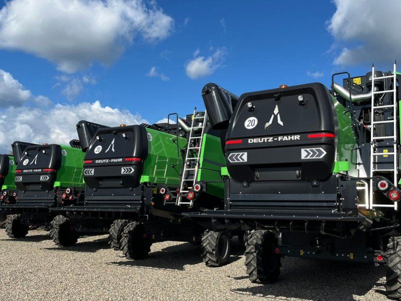 Deutz-Fahr C7206 With 24feed 7.2m header. New and un  together