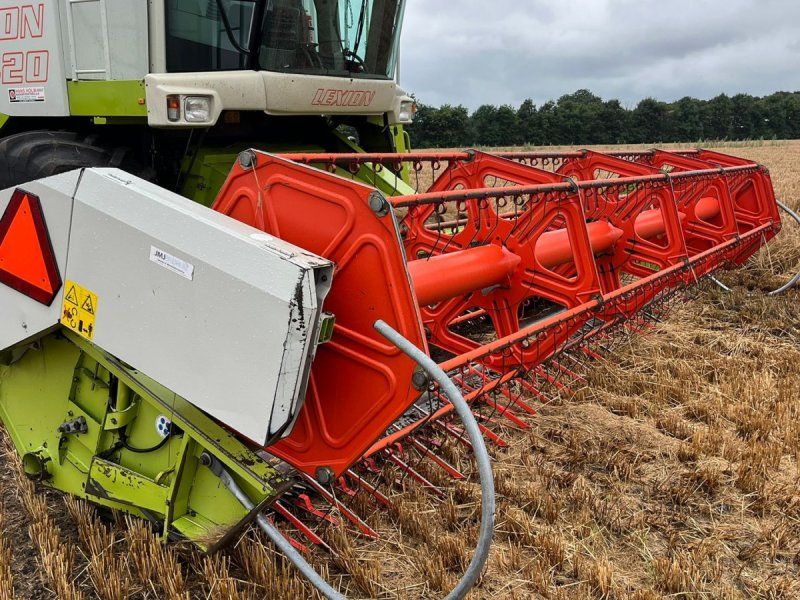 Claas LION 420 Velholdt maskine med kun 1900timer og 600 Skærbord
