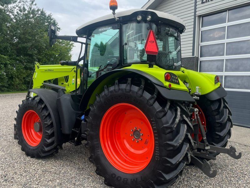Claas Arion 440 CIS med frontlæsser