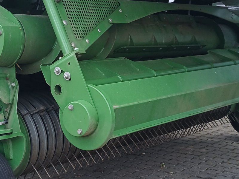Krone BigPack 4x4 HighSpeed med vogn 4X4 bigballepresser med Pom