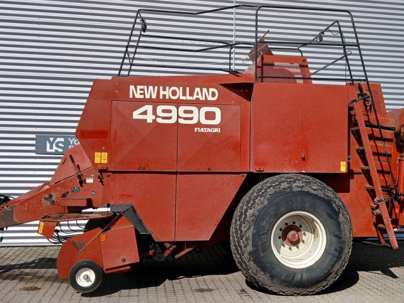 New Holland 4990 4990 Presser
