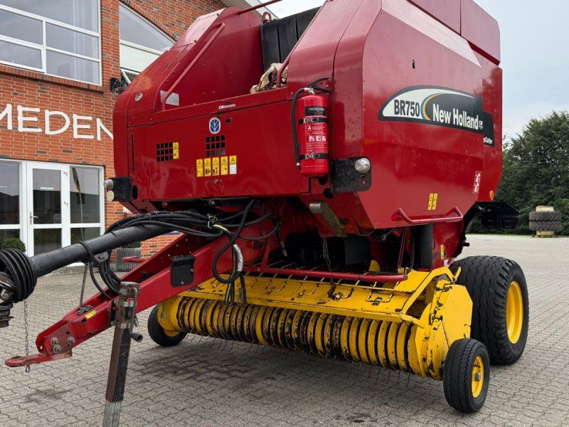 New Holland BR750 CropCutter