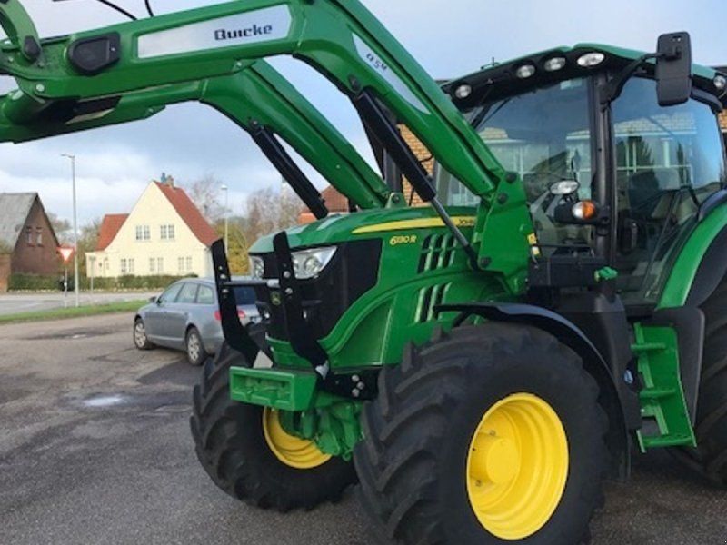 John Deere 6130R m/frontlæsser Med frontlæsser