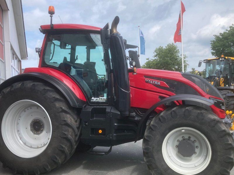 Valtra T214 Versu