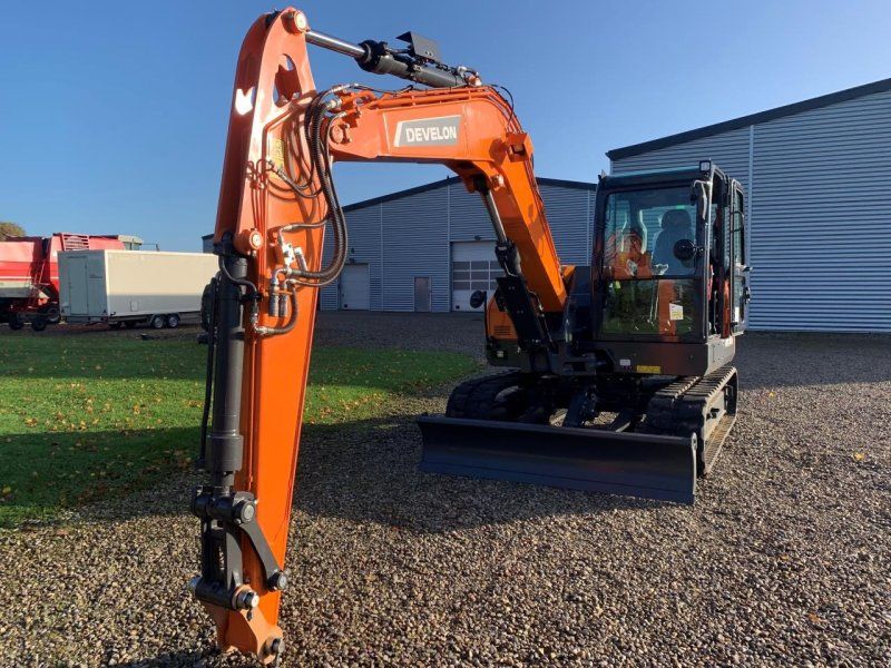 Develon DX85R-7