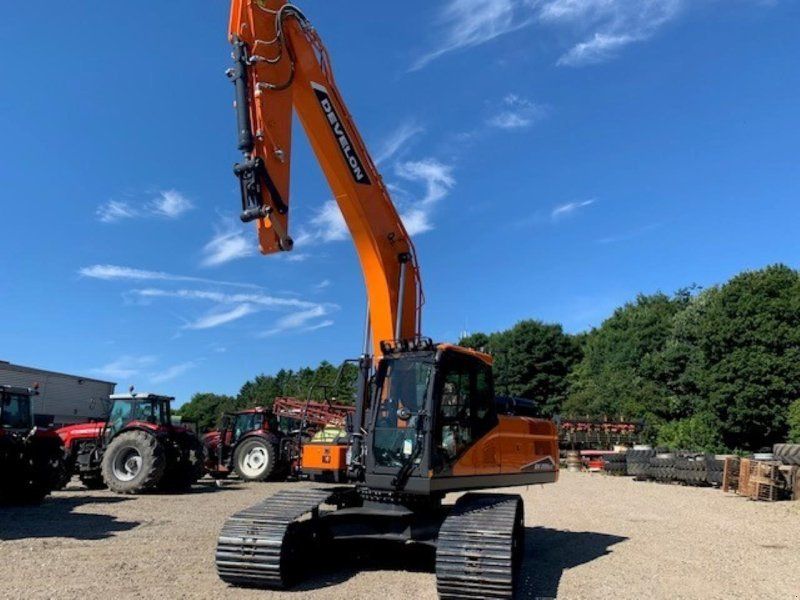 Develon DX255LC-7