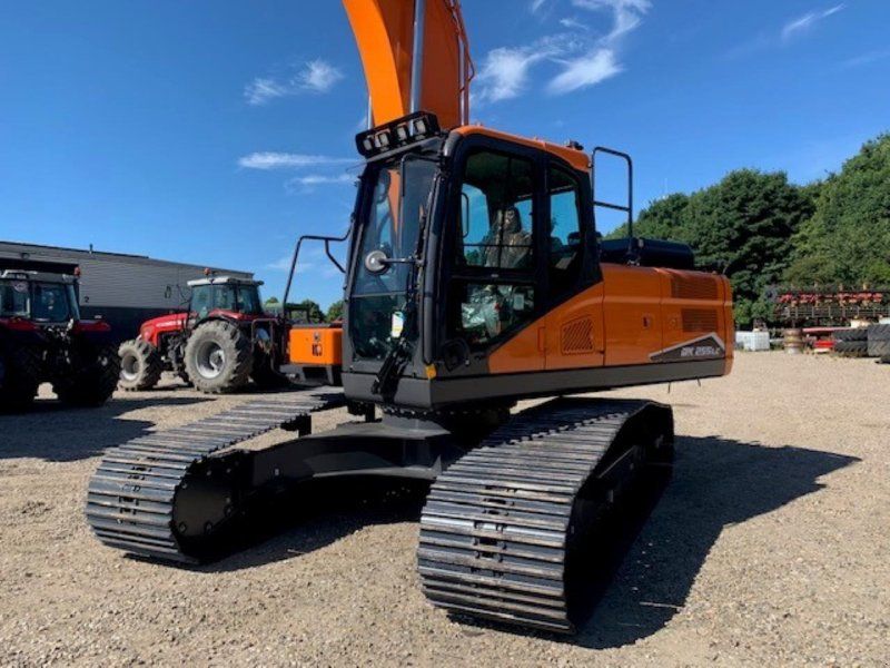 Develon DX255LC-7