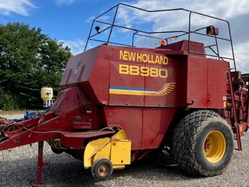 New Holland BB980