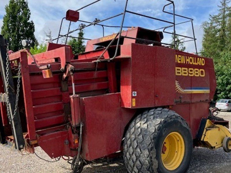 New Holland BB980