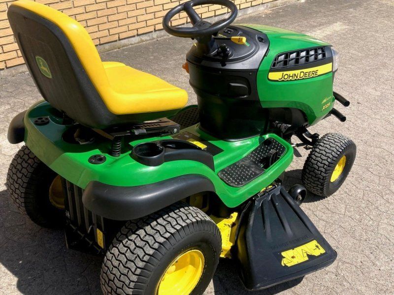 John Deere X125