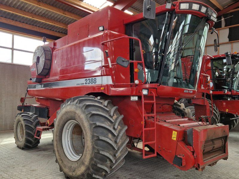 Case IH Axial-Flow 2388 X-Clusive