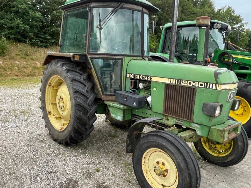 John Deere 2040