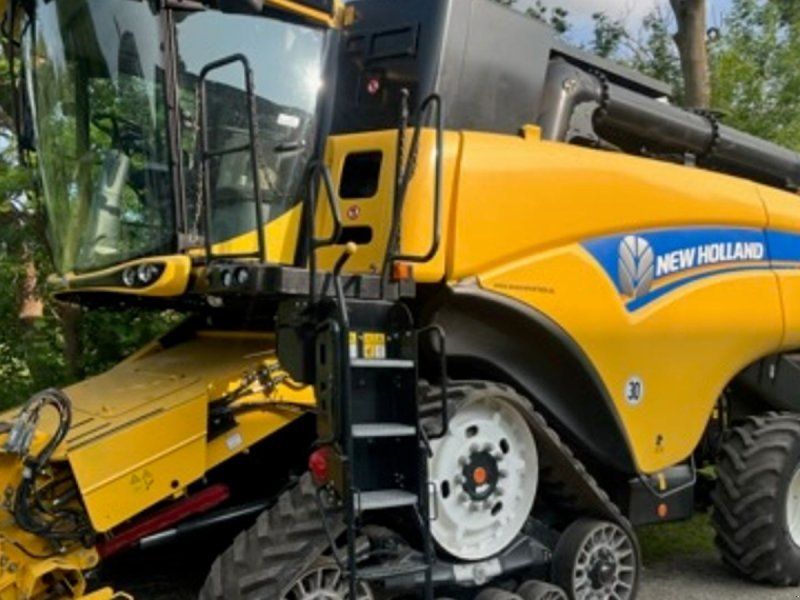 New Holland CX 8.90 På Bælteundervogn