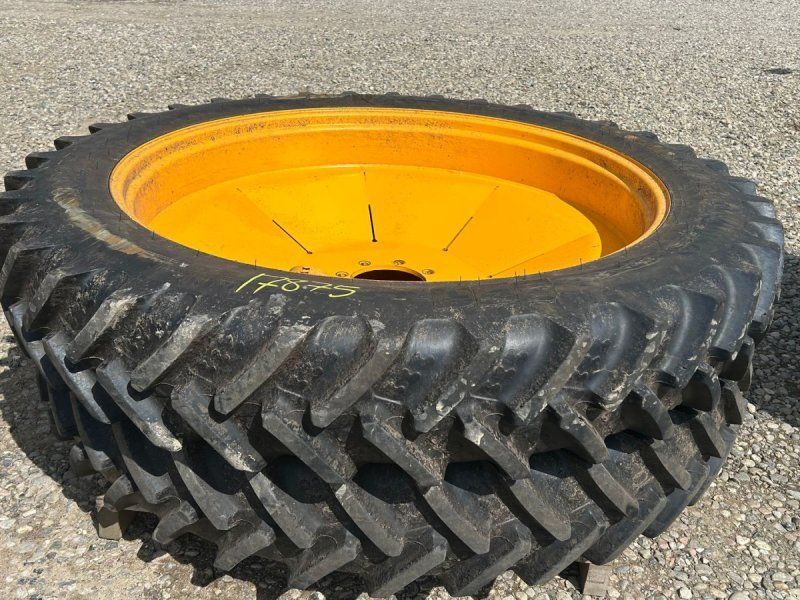BKT 320/90R54