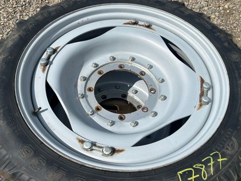Taurus 230/95R36 stilbare fælge